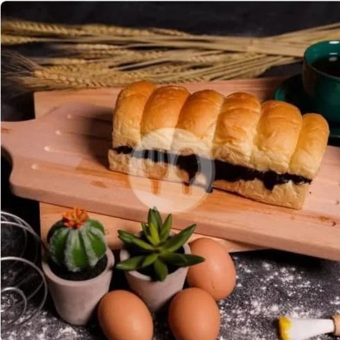 Roti Gembong Gedhe: Rasa Legendaris di Jantung Cilacap